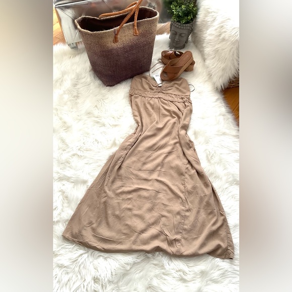 🛑🛑🛑HALTER DRESS - Picture 2 of 7